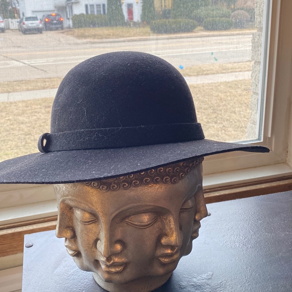 Floppy hat